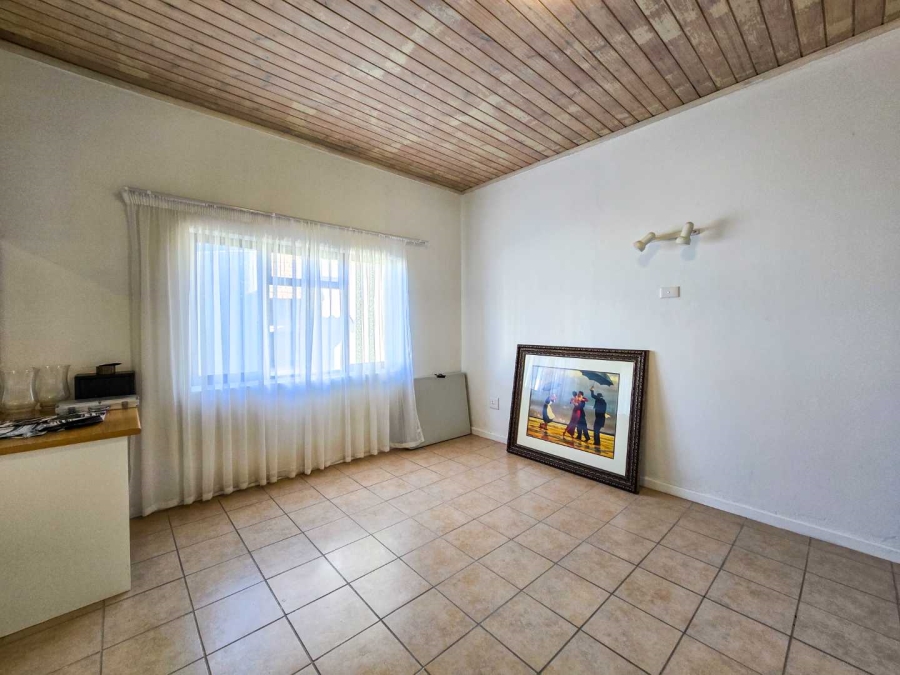 2 Bedroom Property for Sale in Stilbaai Wes Western Cape
